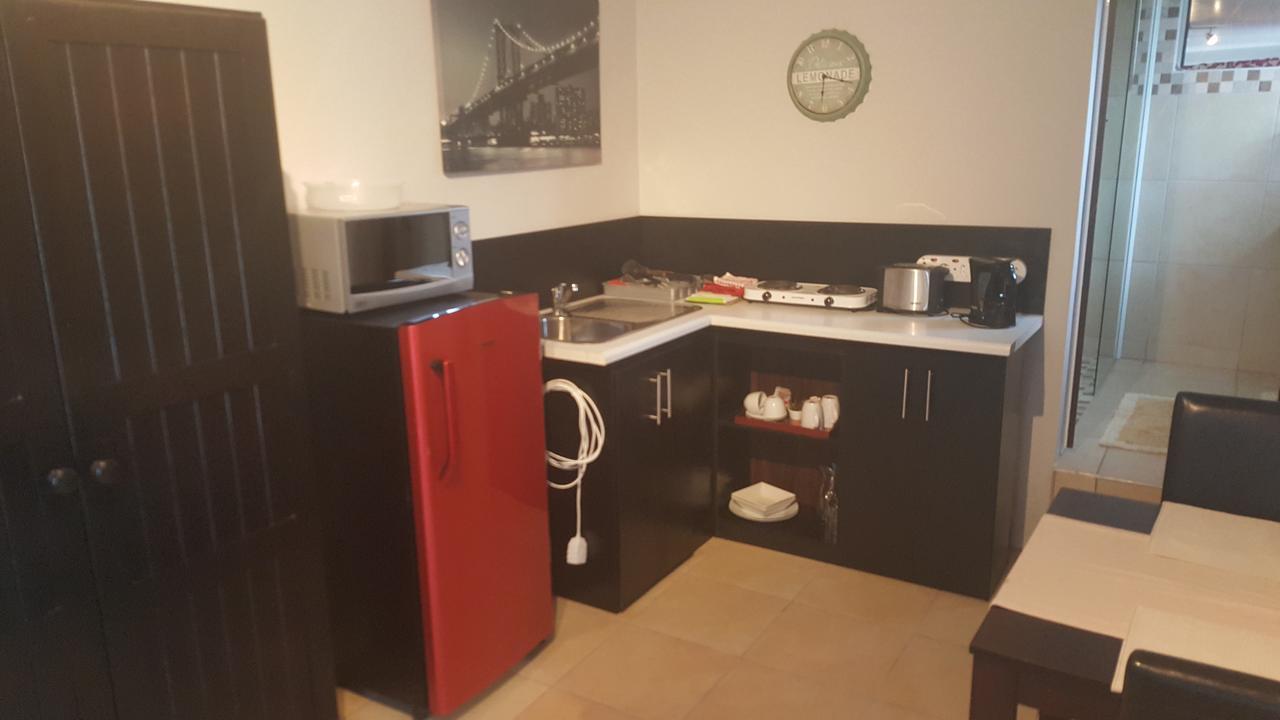 Beachway Guesthouse ポート・エリザベス エクステリア 写真